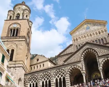 Premium private transfer and taxi service in Amalfi/Atrani with Valentina Gambardella's luxury van